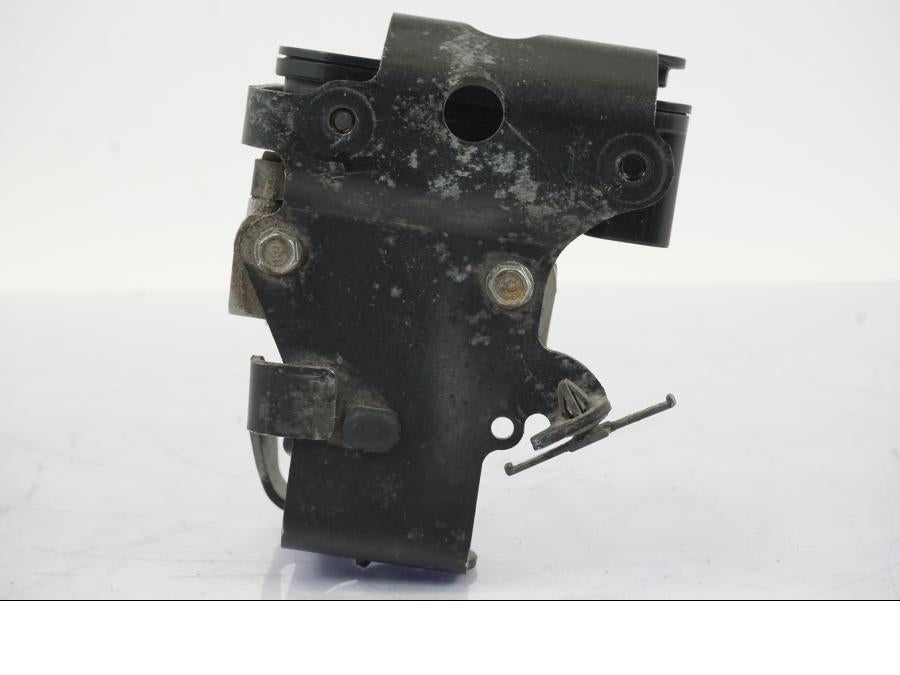 Snett uppifrån på ABS Modulator från en Honda NT 700 -2008 motorcykel.