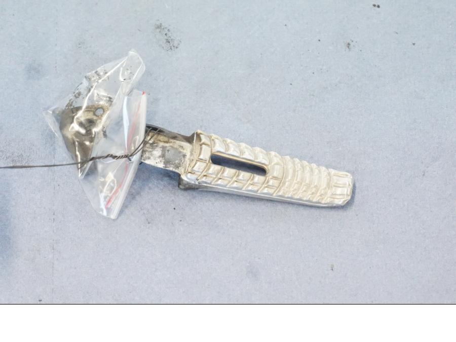 Framsidan på Fotpinne från en Suzuki GSX 1300 BK -2008 motorcykel.