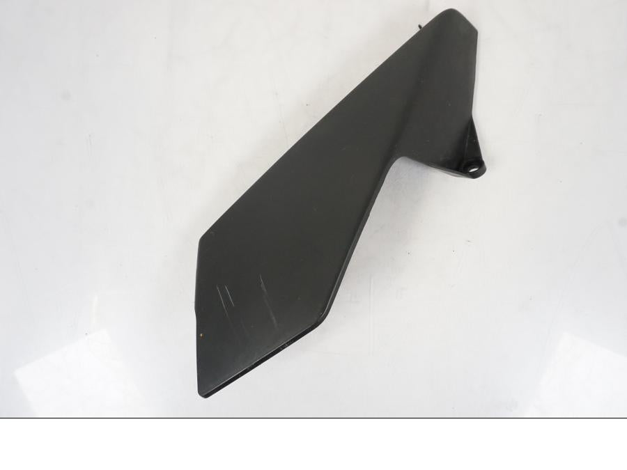 Framsidan på Kylarvinge från en KTM 790 Duke -2019 motorcykel.