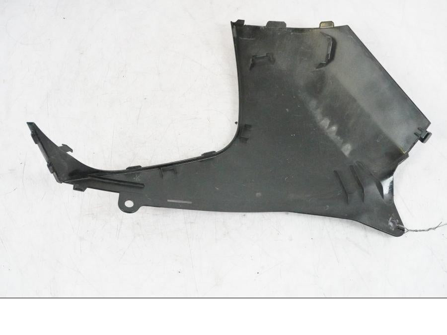 Vänster sida på Sidkåpa från en Suzuki GSX-R 1000 -2008 motorcykel.