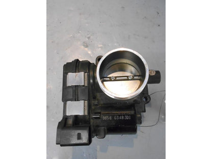 Framsidan på Spjällhus från en BMW R 1200 RS -2016 motorcykel.