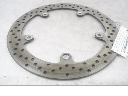 Framsidan på Bromsskiva från en BMW F 800 GT -2015 motorcykel.