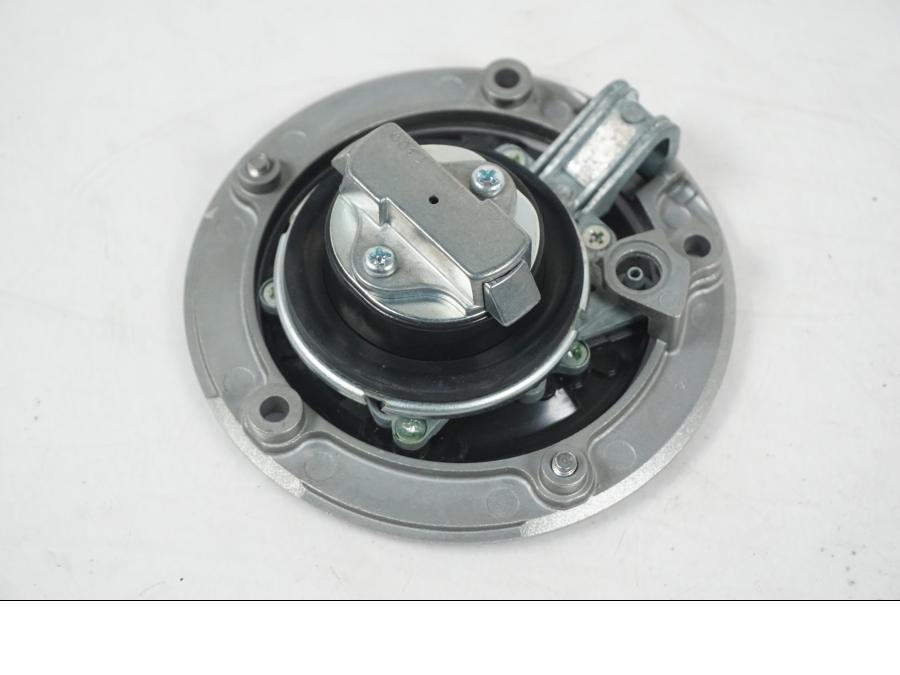 Extrabild5 på <p>Låssats från Kawasaki Z 800 ABS 2014.</p>

<p>1st nyckel, tändningslås, immobilizer, immobilizer amplifier, tanklock, sadellås och CDI/ECU.</p> motorcykel.