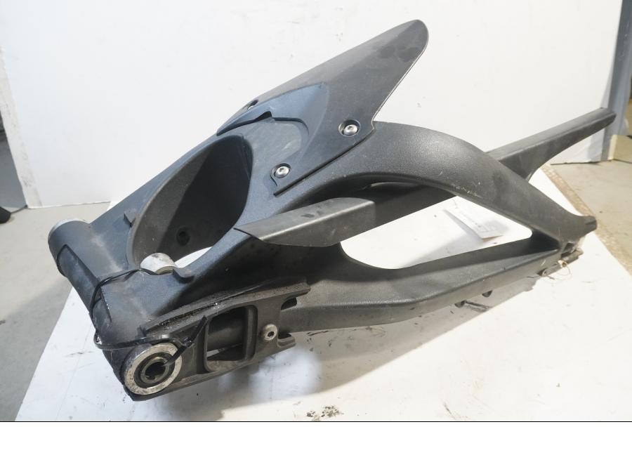 Framsidan på Sving från en Triumph Daytona 675 -2011 motorcykel.