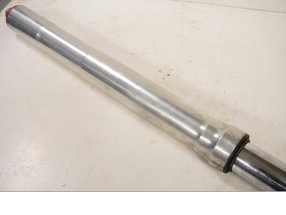 Höger sida på Gaffelben från en Ducati 748 -1999 motorcykel.