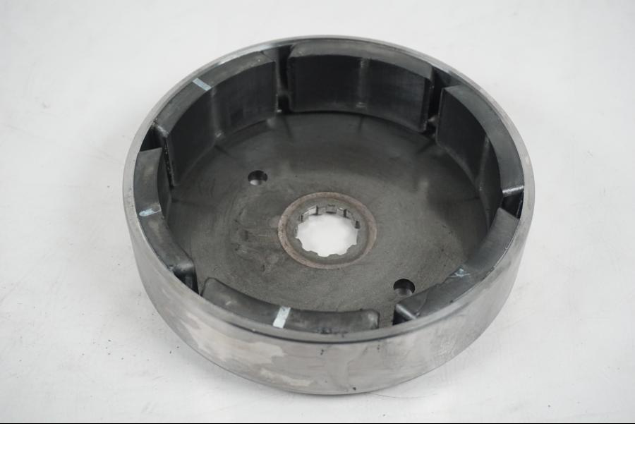 Snett uppifrån på Generator från en H-D Softail Standard FXST -2001 motorcykel.