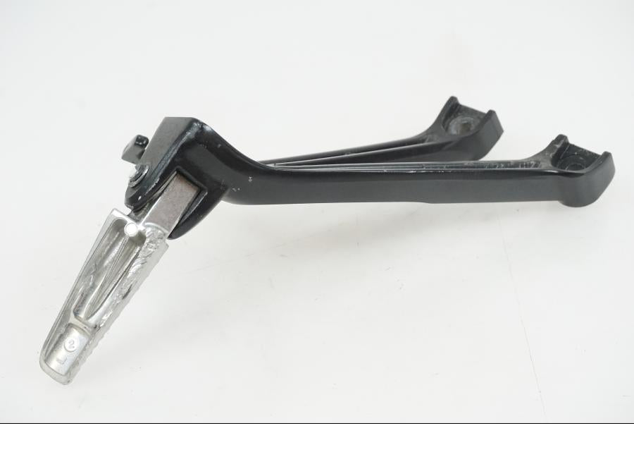 Snett nerifrån på Fotpinne från en Suzuki GSX-R 750 -2009 motorcykel.