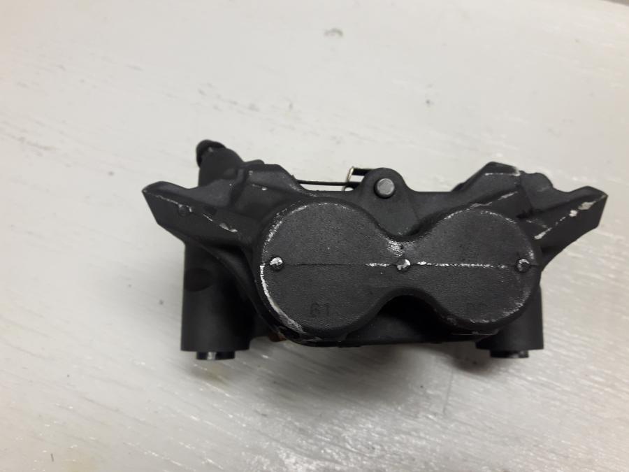 Höger sida på Bromsok från en Yamaha XSR 900 -2016 motorcykel.