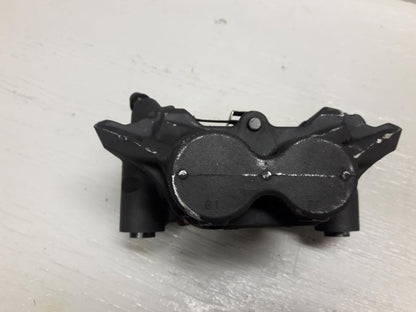 Höger sida på Bromsok från en Yamaha XSR 900 -2016 motorcykel.