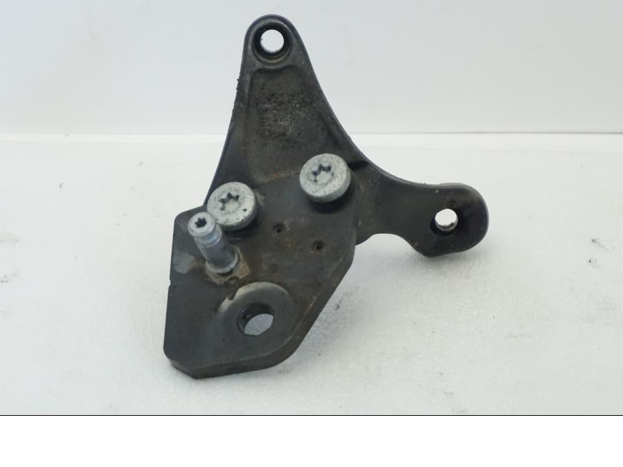 Framsidan på Sidostödsfäste från en KTM 1290 Super Adventure R -2021 motorcykel.