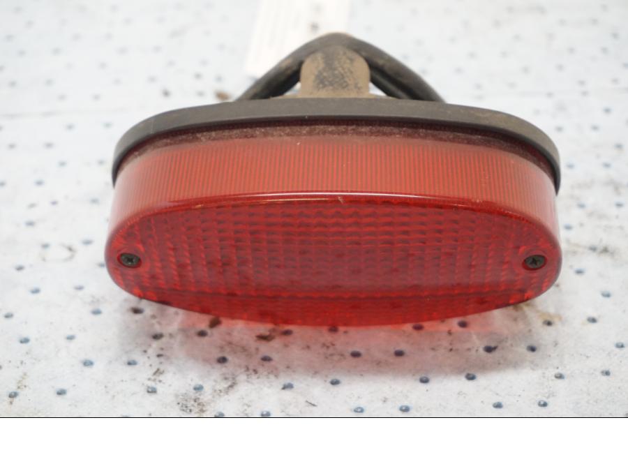 Framsidan på Baklampa från en Kawasaki EN 500 -1999 motorcykel.