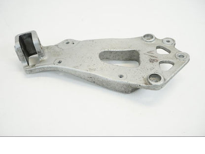 Snett uppifrån på Fotpinnefäste inre från en Suzuki GSX-R 1100 -1986 motorcykel.