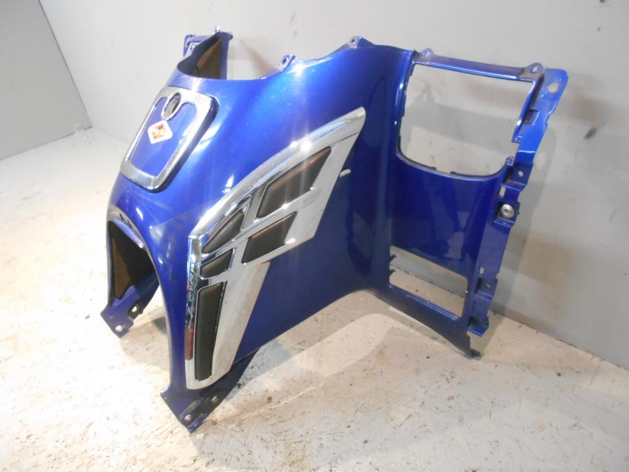 Baksidan på Bensintankskåpa från en Honda GL 1800 -2001 motorcykel.