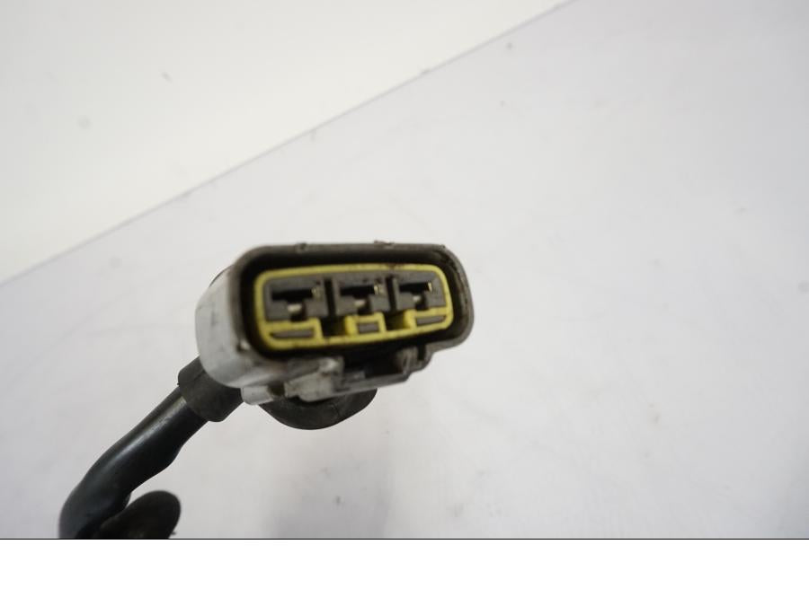 Snett uppifrån på Generator från en Honda CRF 1000 Africa Twin -2016 motorcykel.