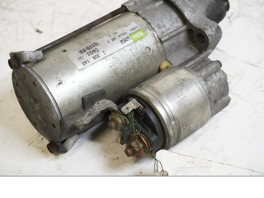 Baksidan på Startmotor från en BMW R 1200 GS -2004 motorcykel.