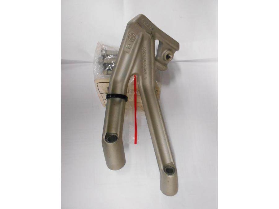 Snett uppifrån på Fotpinnefäste från en KTM RC8 -2008 motorcykel.