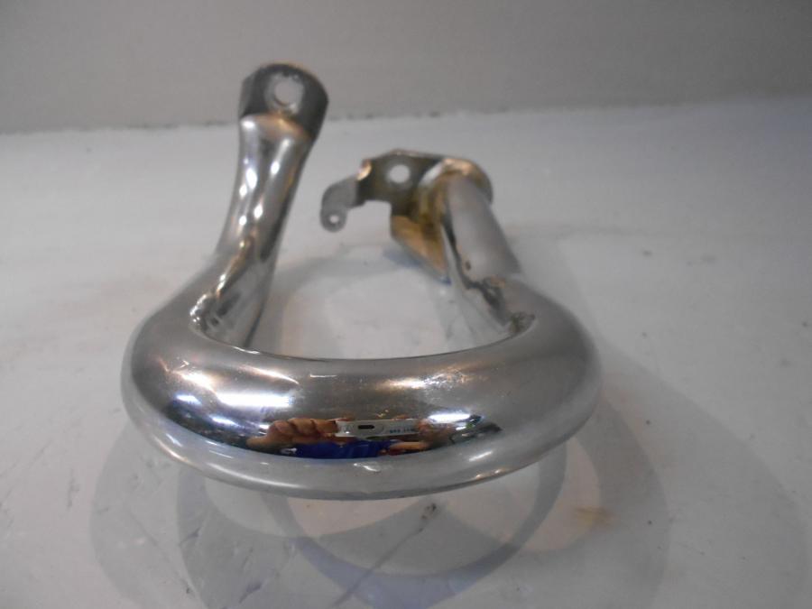 Baksidan på Fotpinnehälskydd från en Honda GL 1800 -2001 motorcykel.