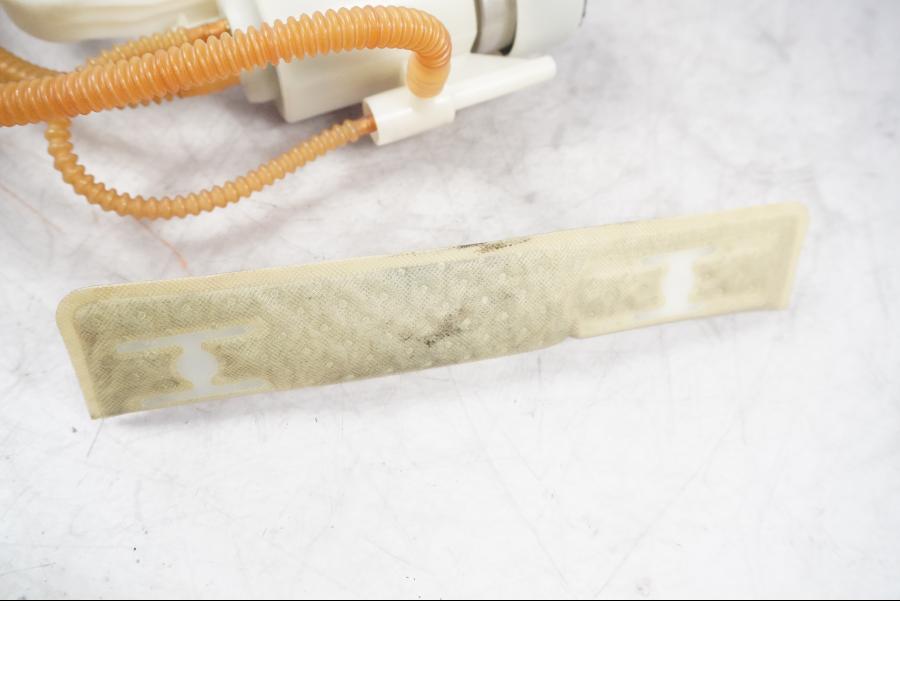 Snett nerifrån på Bensinpump insprut från en H-D Touring Street Glide FLHX -2009 motorcykel.