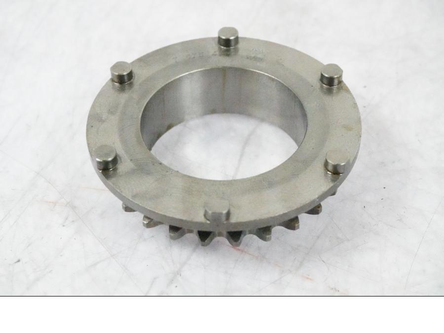 Snett uppifrån på Oljepump från en BMW K 1200 S -2005 motorcykel.