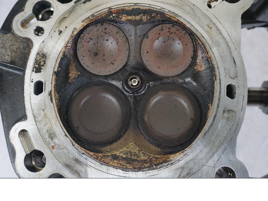 Extrabild5 på Topplock från en BMW R 1200 GSA -2014 motorcykel.