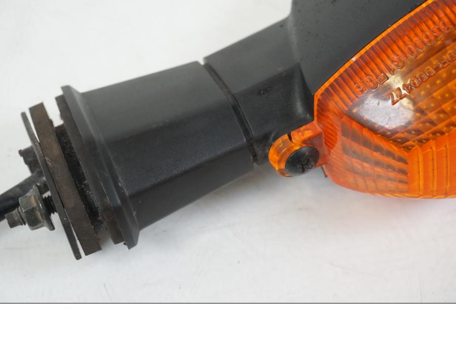 Höger sida på Blinkers från en Suzuki GSX-R 750 -2001 motorcykel.