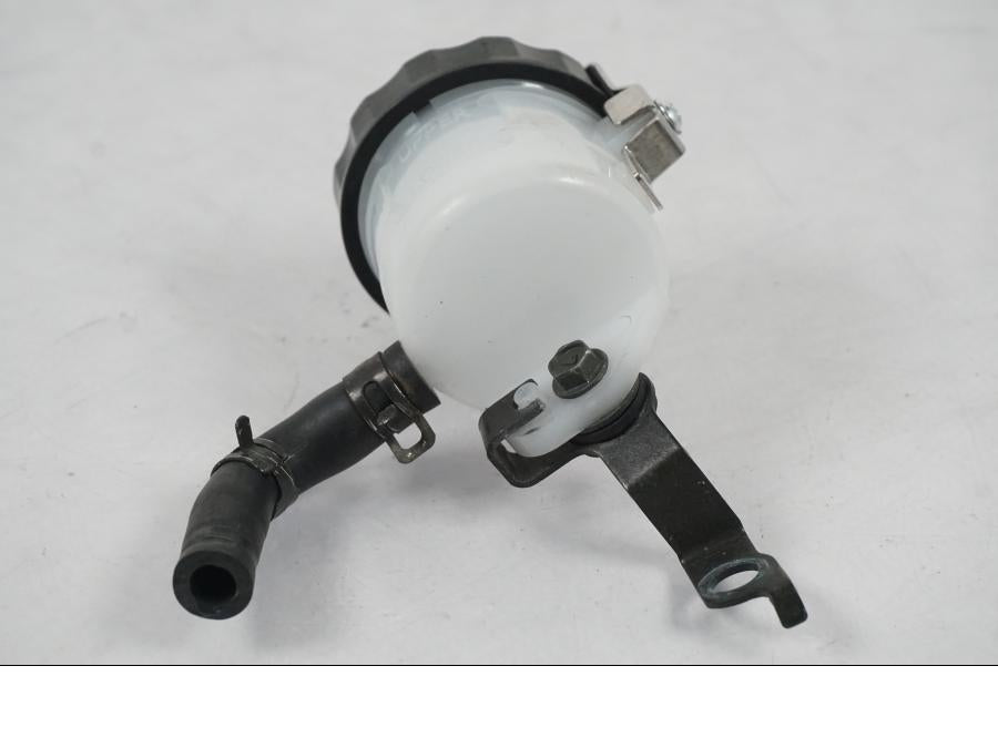 Extrabild1 på Bromsvätskebehållare från en Kawasaki ZX-6R -2005 motorcykel.