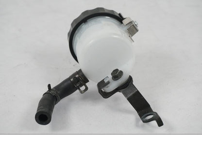 Extrabild1 på Bromsvätskebehållare från en Kawasaki ZX-6R -2005 motorcykel.