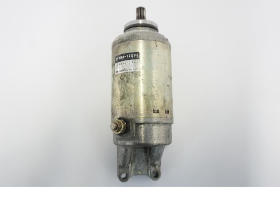 Framsidan på Startmotor från en Suzuki GSX-R 750 -1992 motorcykel.