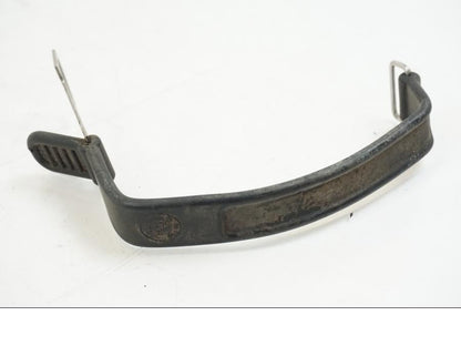 Baksidan på Batterihållare från en BMW F 650 CS -2003 motorcykel.