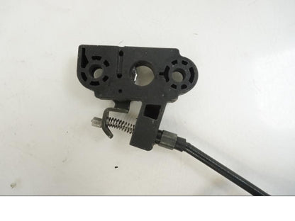 Snett uppifrån på Sadellåsmekanism från en Triumph Speed Triple -2009 motorcykel.