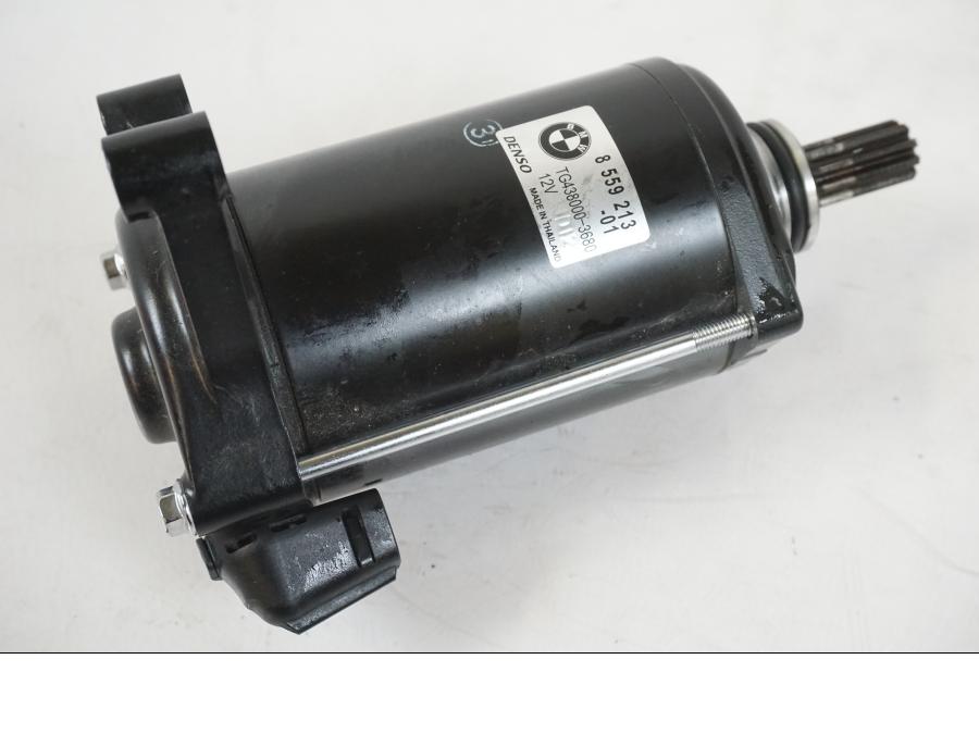 Framsidan på Startmotor från en BMW R 1250 GS -2021 motorcykel.