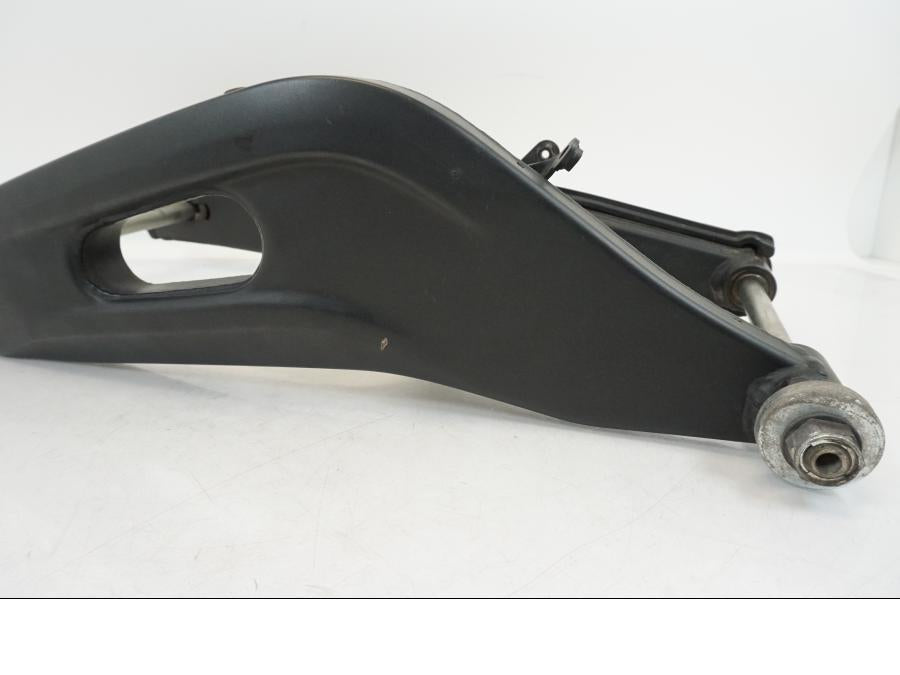 Snett nerifrån på Sving från en Yamaha XSR 700 -2016 motorcykel.