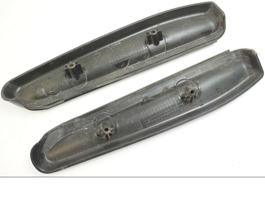 Extrabild2 på Vindrutefäste från en Honda ST 1300 -2002 motorcykel.