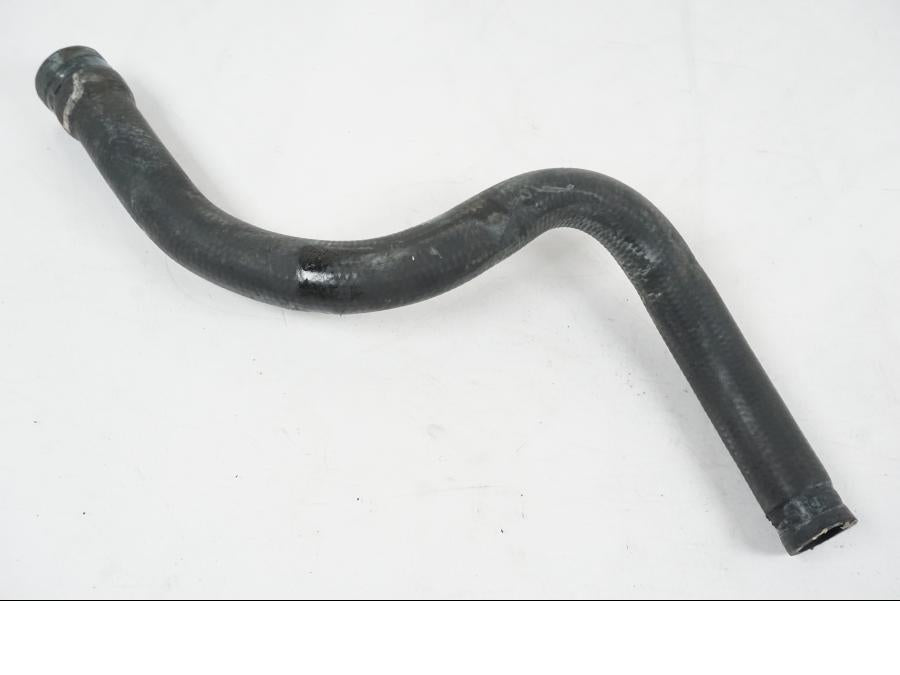 Snett uppifrån på Vattenkyl Slang Set från en MV Agusta Dragster -2014 motorcykel.