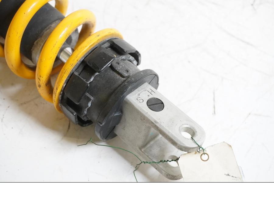 Vänster sida på Stötdämpare från en Honda CBR 1000 RR -2004 motorcykel.