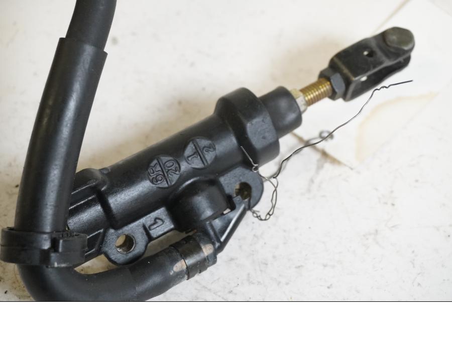 Vänster sida på Bromshuvudcylinder från en Yamaha FZ-6 -2007 motorcykel.