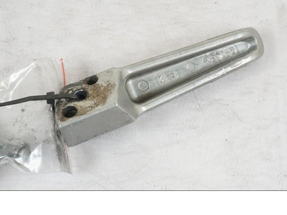 Vänster sida på Fotpinne från en Kawasaki Z 900 -2019 motorcykel.