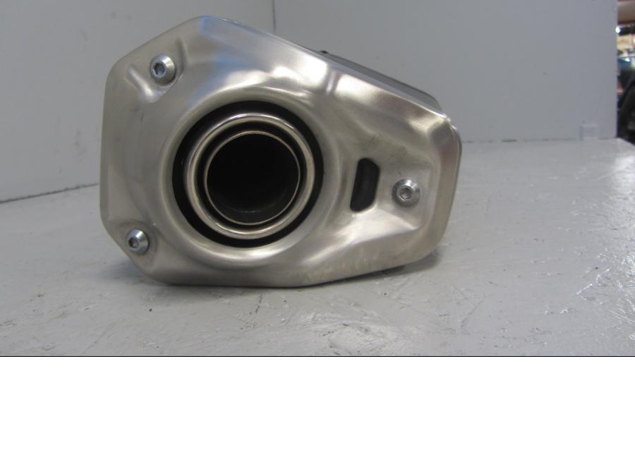 Baksidan på Ljuddämpare från en Kawasaki Z 900 -2017 motorcykel.