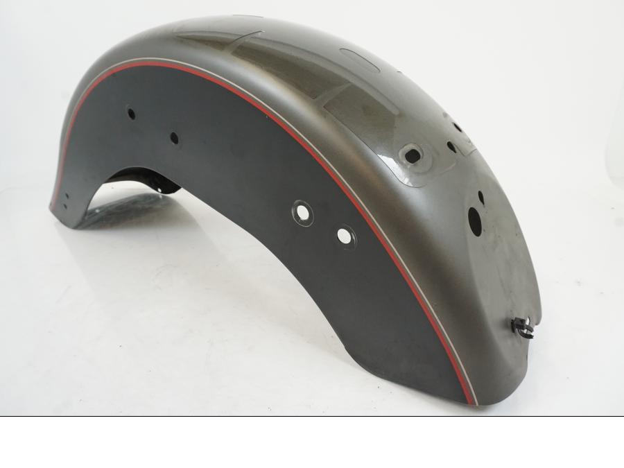 Extrabild2 på Framskärm från en H-D FLHC -2018 motorcykel.