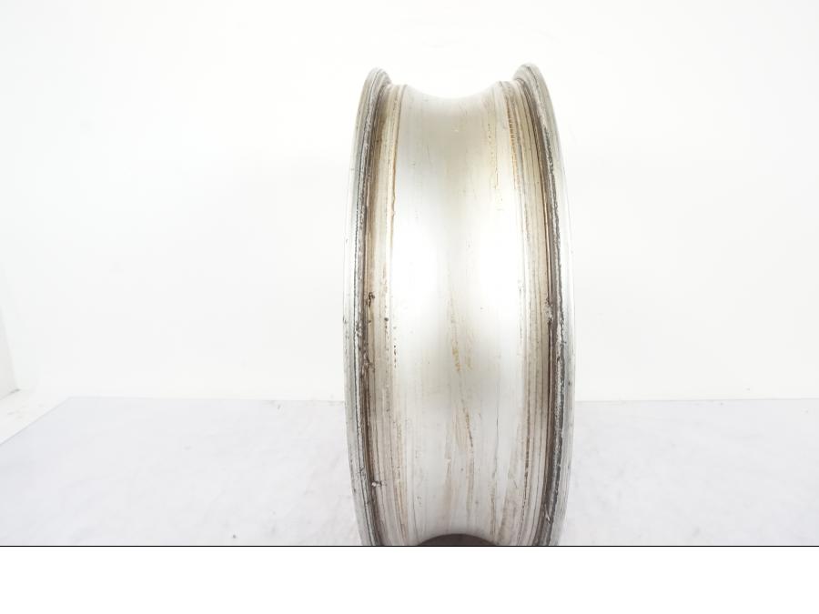 Extrabild5 på Fälg från en Honda NT 650 V -2002 motorcykel.