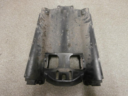 Baksidan på Innerskärm från en Yamaha MT-01 -2005 motorcykel.