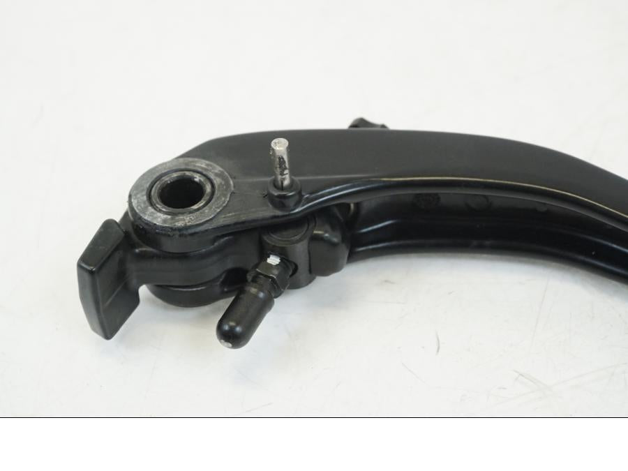 Extrabild2 på Kopplingsgrepp från en Ducati Streetfighter V4 -2020 motorcykel.