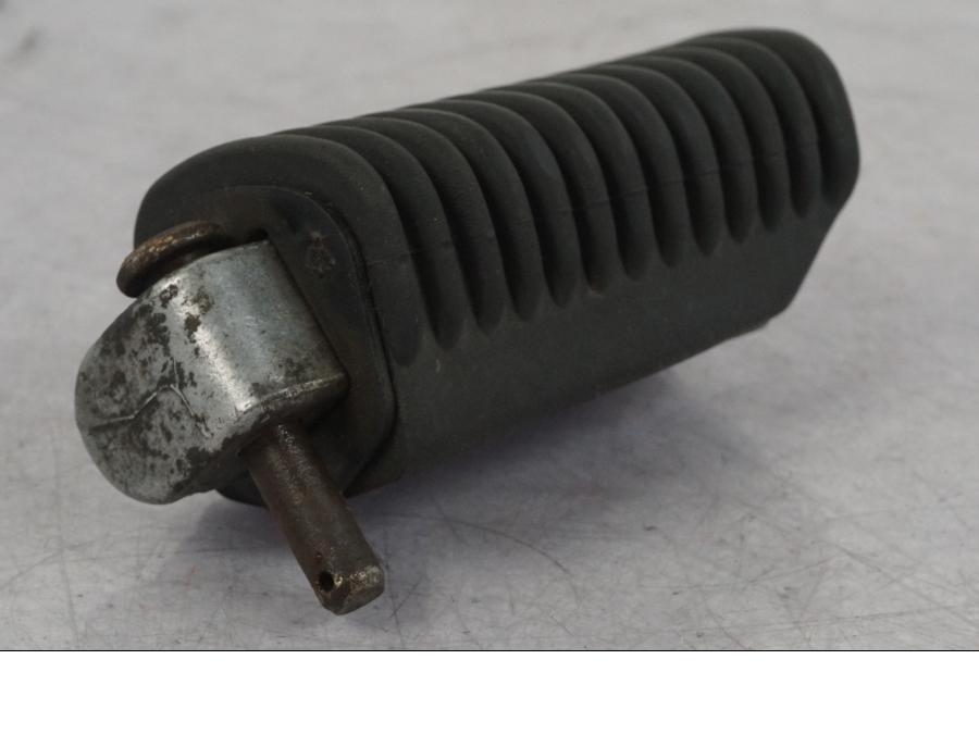 Baksidan på Fotpinne från en BMW R 1100 GS -1998 motorcykel.