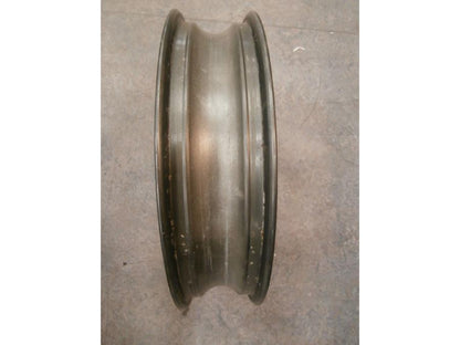 Höger sida på Fälg från en Suzuki RF 900 R -1998 motorcykel.