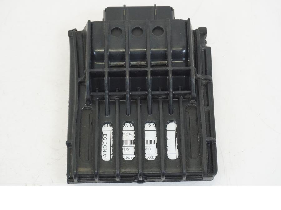 Höger sida på CDI / ECU från en Ducati Streetfighter V4 -2020 motorcykel.