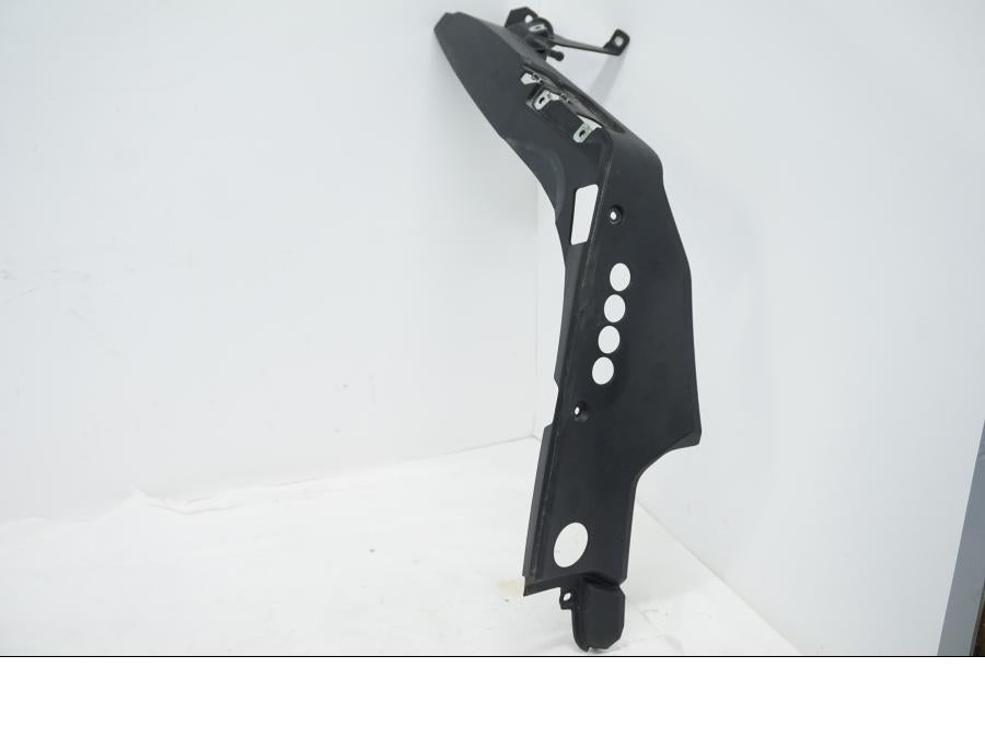 Framsidan på Sidopanel från en BMW K 1600 -2015 motorcykel.