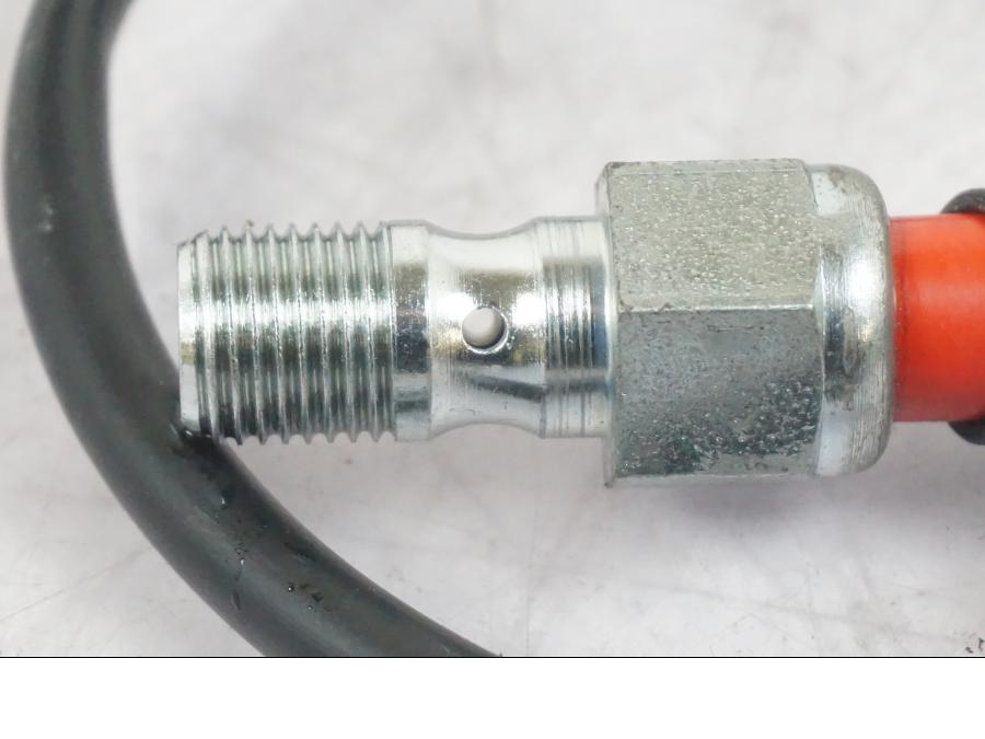 Höger sida på Bromsljuskontakt från en KTM 1290 Super Duke R -2022 motorcykel.