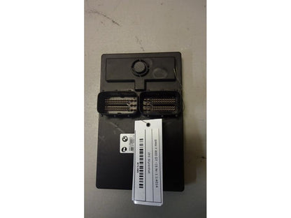 Baksidan på ZFE styrbox från en BMW F 800 GT -2015 motorcykel.