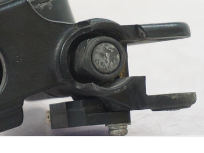 Höger sida på Bromshuvudcylinder från en Triumph Tiger -2009 motorcykel.