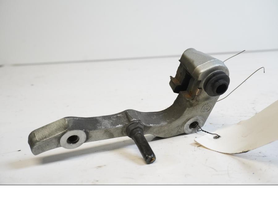 Framsidan på Bromsoksfäste från en BMW R 1200 R -2007 motorcykel.